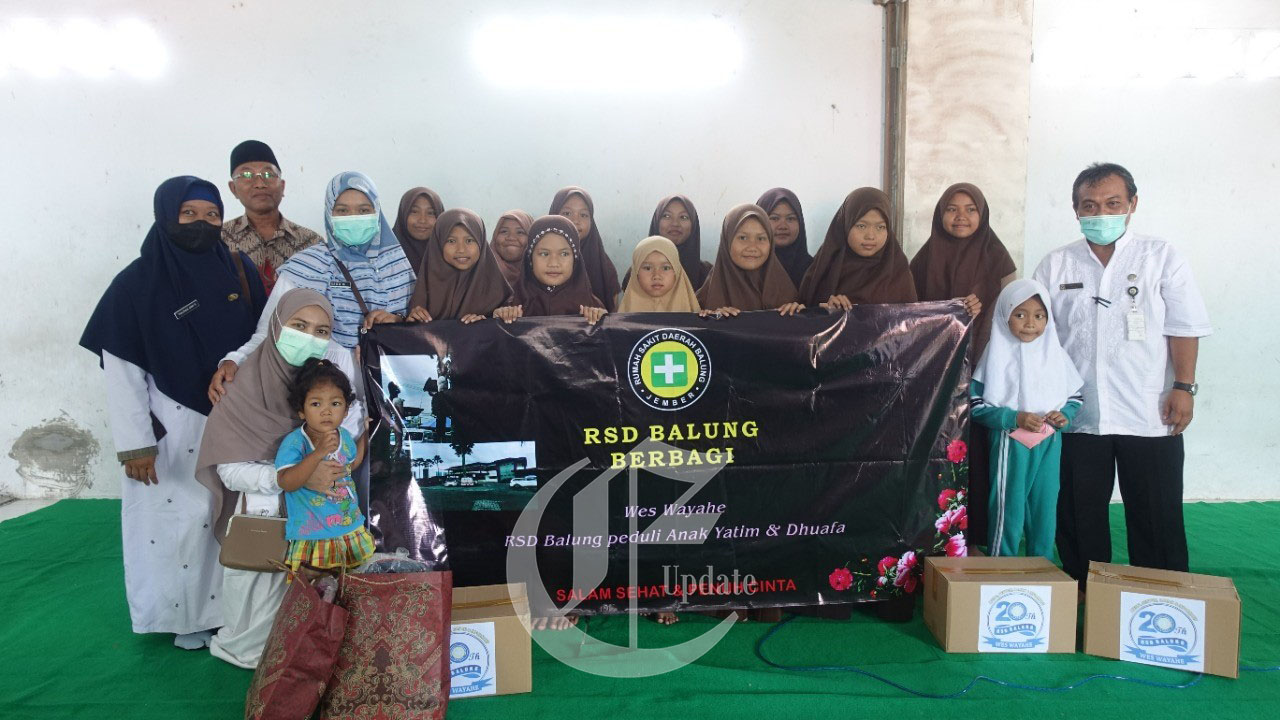 foto: Pihak RSD Balung bersama anak yatim dan yatim piatu