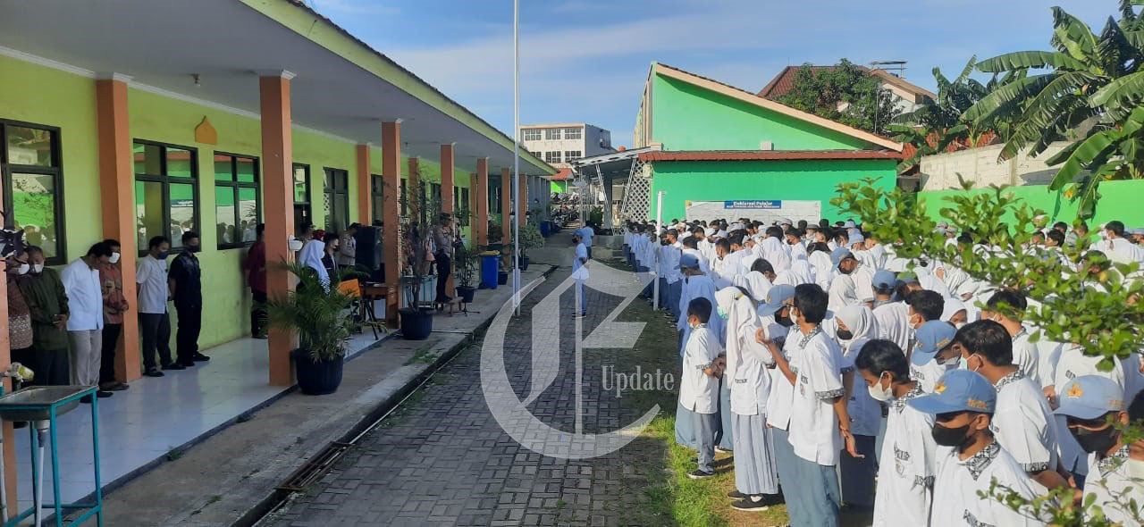 foto: Polsek Pondok Gede gelar Apel deklarasi anti tawuran dan kekerasan di SMK N 12 Kota Bekasi