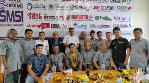 foto: Foto bersama Plt Walikota Bekasi dengan anggota SMSI