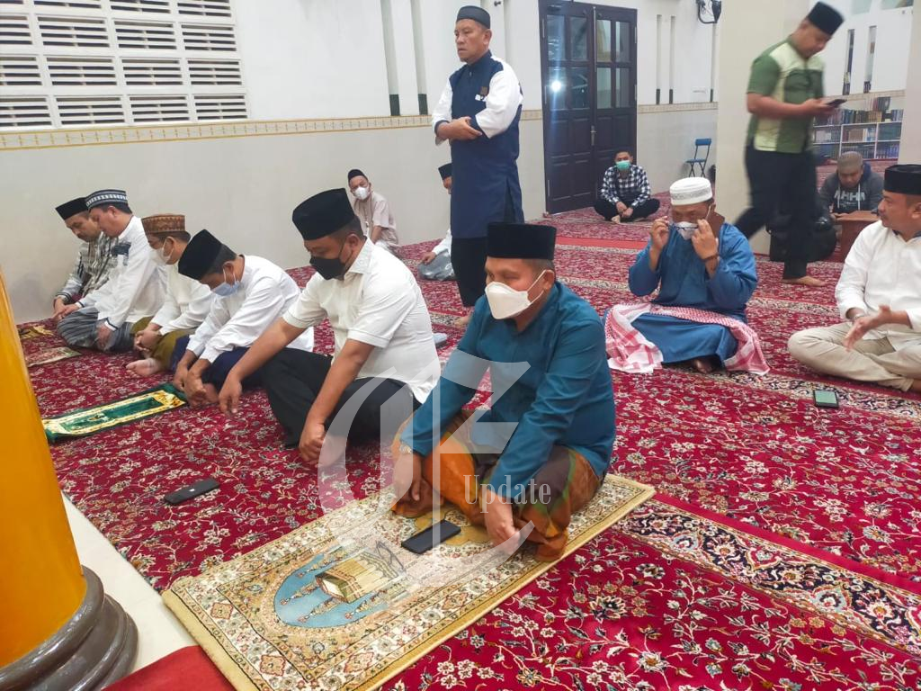 foto: Walikota dan Kapolres Gorontalo Kota giatkan Sholat subuh berjaamaah