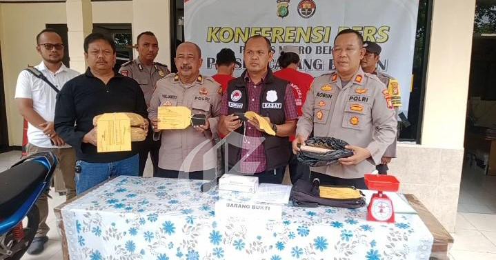 foto: Tersangka pengedar narkoba jenis ganja diamankan Unit Reskrim Polsek Cabangbungin Polres Metro Bekasi