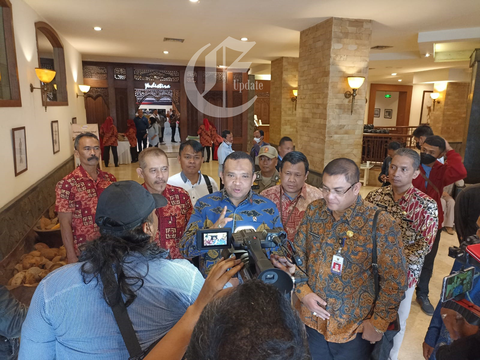 foto: Kadiskop Kota Kediri Bambang Priyambodo dampingi Wamenaker Ir. H. Afriansyah Noor