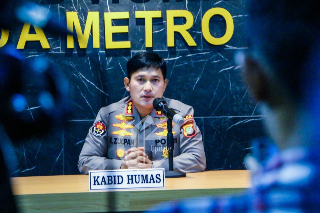 foto: Kabid Humas Polda Metro Jaya Kombes Pol Endra Zulpan saat diwawancara wartawan