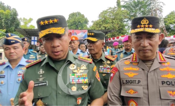 foto: Kapolri Jenderal Listyo Sigit Prabowo (Kanan) dan Panglima TNI Jenderal Agus Subiyanto (Kiri)